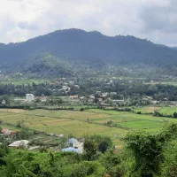 خانه کلنگی حدودا ۹۰۰ متر با امتیاز اب برق گاز