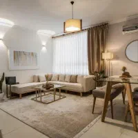 یک خانم برای امور منزل