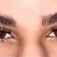 نیازمند مدل برای اکستیشن مژه