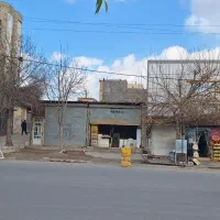 فروش ۶دانگ دو باب مغازه ومنزل مسکونی روی خیابان
