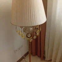 آباژور ایستاده و رنگ کرمی