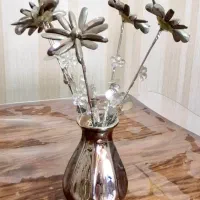 گلدان و گل