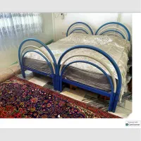 دو عدد تخت یک نفره به همراه تشک