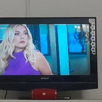 جارو برقی  تمیز و موتور سالم و تلویزیون