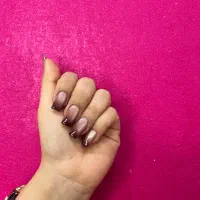 ترمیم و ژلیش ناخن ۳۹۰