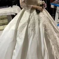 لباس عروس مزون‌دوزی شده نو و شکیل