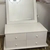 میز آرایش ۴ کشو بزرگ با آینه