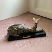 ماکت دکوراتیو یا طرح انتزاعی گربه اصیل