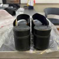یک جفت کفش زنانه سایز 37 ساده شیک نو7سانتی