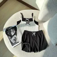 لباس هودی دورس|لباس|شیراز, ملاصدرا|دیوار