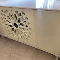 کنسول مشبک همراه چند قاب و ایینه