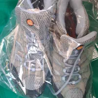 کفش کوهنوردی برند مرل