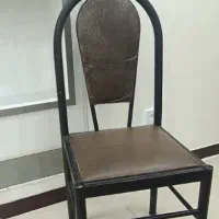 صندلی فلزی و محکم