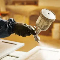 استخدام کارگر رنگ کاری