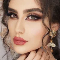 متخصص میکاپ عروس با ۱۰سال سابقه از اهواز