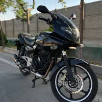 پالس ۲۲۰ آپاچی ان اس باجاج