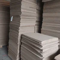 کارگرساده کارتن سازی