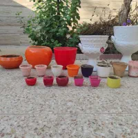 فروش تعدادی گلدان سفالی وپلاستیکی|صنایع دستی و سایر لوازم تزئینی|شیراز, باغ تخت|دیوار