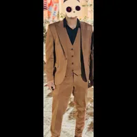 کت و شلوار (همراه با جلیقه)