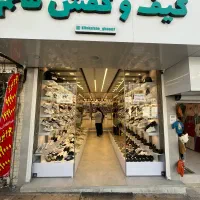 فروشنده آقا کیف کفش زنانه