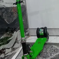 اسکوتر|دوچرخه، اسکیت، اسکوتر|صومعهسرا, |دیوار