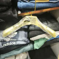 چوب لباسی یا چوبکار