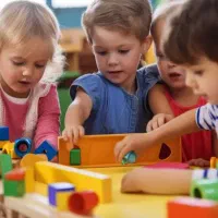 مربی پیش دبستانی و مربی مهد