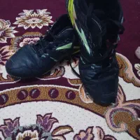 کفش فوتبالی|کیف، کفش، کمربند|باروق, |دیوار