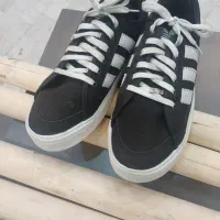 کفش. آدیداس