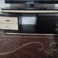 میز  تمیز هست چوبی