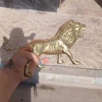 دوتا مجسمه شیربرنز|فعالیت داوطلبانه|صباشهر, |دیوار