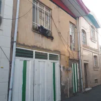 منزل دربستی فروشی واقع در میدان راهنمایی