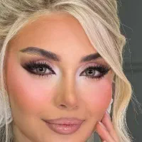 میکاپ کارم و به یک مدل برای میکاپ نیاز دارم