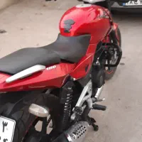 پالس ۱۸۰ یو جی فور