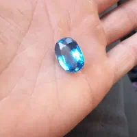 توپاز خوش رنگ ورو الماس تراش