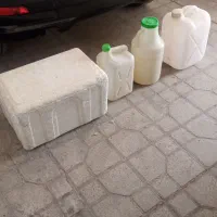 فروش 3عدد دبه و یک عدد یخدان کائوچویی