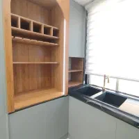 دانش آموز چسبیده به وکیل آباد شرایطی