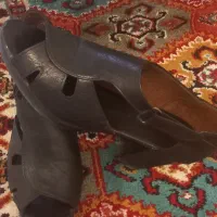 کت و کیف و کفش و چادر همگی نو هستن