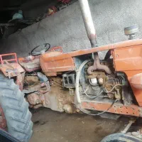 تراکتور رومانی تمیز،سالم ،مدل 61