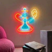 طراحی و ساخت تابلو نئونی و چلنیومی