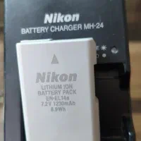 شارژر   MH-24 و باطری نیکون تمیز