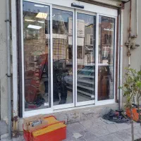کرکره برقی و در شیشه ای اتوماتیک، شیشه سکوریت