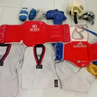 لباس و تجهیزات تکواندو