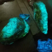 سنگ که فازمتر روشن می‌کنه