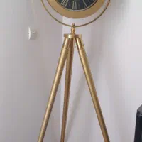 ساعت پایه دار