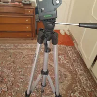 سه پایه دوربین