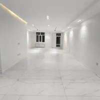 بهترین لوکیشن، دروس، قبا