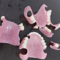 ژله ای کردن دندان مصنوعی که اذیت می‌کند 3ساعته|آرایشی، بهداشتی، درمانی|رشت, گلسار|دیوار