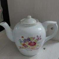 قوری چینی سایز بزرگ لب طلایی