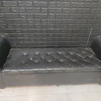 صندلی انتظار و سر شور خوابیده|آرایشگاه و سالن‌های زیبایی|بردسیر, |دیوار